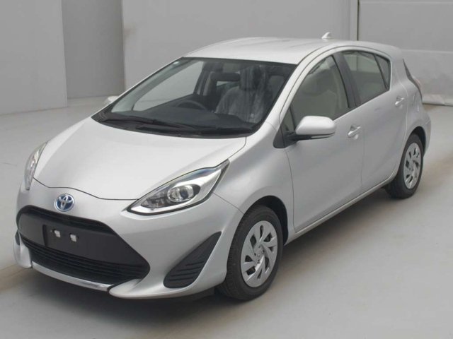 TOYOTA AQUA-2020-silver-70214