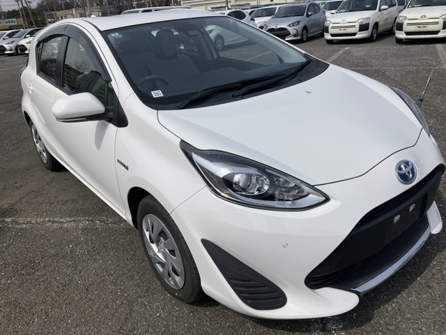 TOYOTA AQUA 2020 white-752