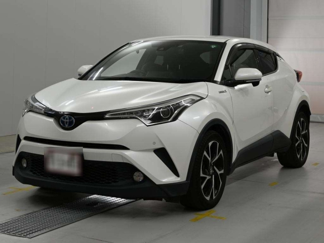 TOYOTA C-HR-2017 white-G-30165