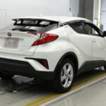 TOYOTA C-HR-2017 white-S-36057 1