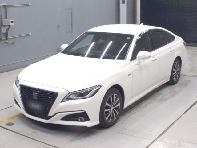 TOYOTA CROWN-2019 white-4081
