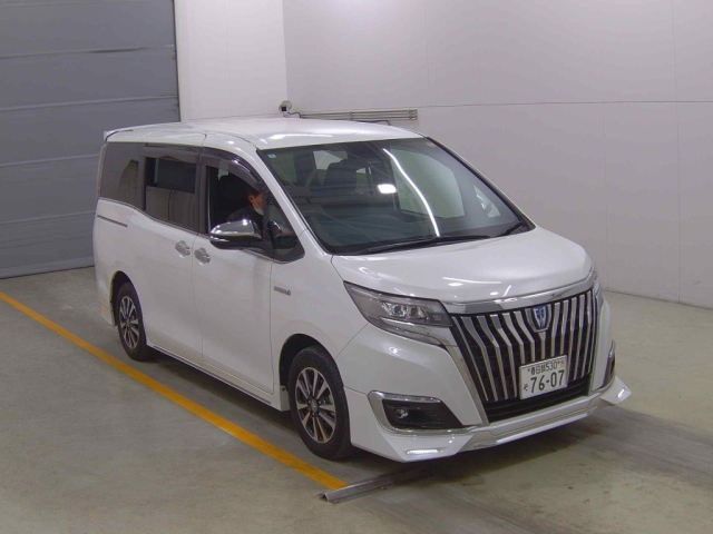 TOYOTA ESQUIRE-2018 White Pearl- 2010