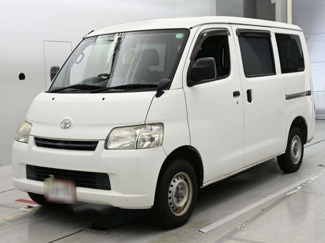 TOYOTA TOWN ACE VAN-2016 white-40021