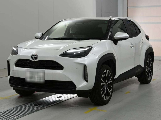TOYOTA YARIS CROSS-2025 white-40033