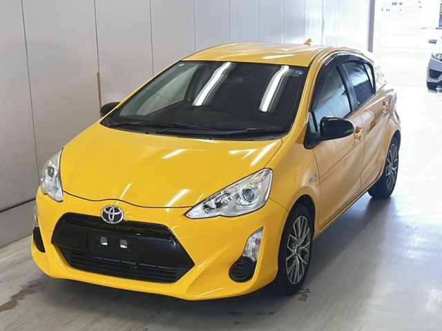 TOYOTA AQUA 2016 yellow - s - 3112