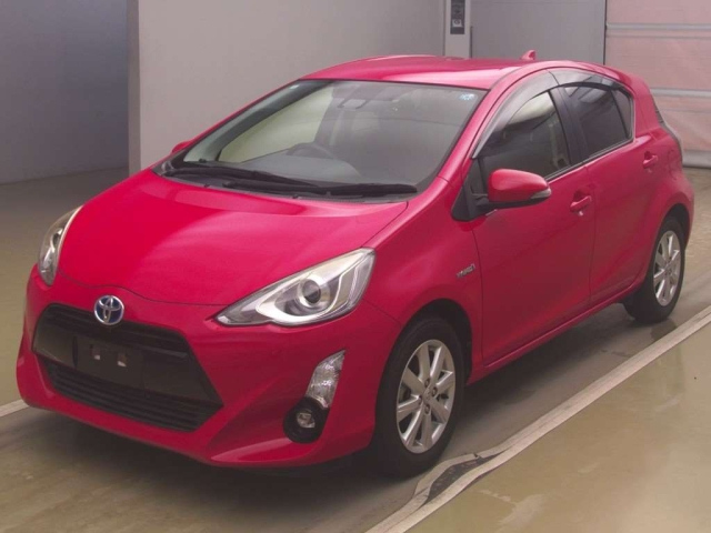 TOYOTA AQUA 2016 red - s - 74100