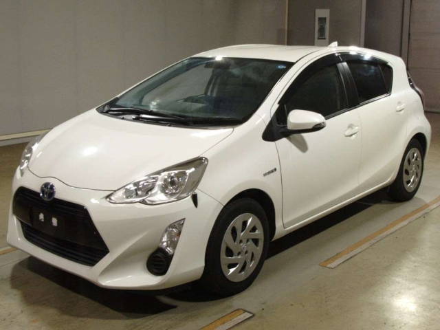 TOYOTA AQUA 2016 white - s - 2026